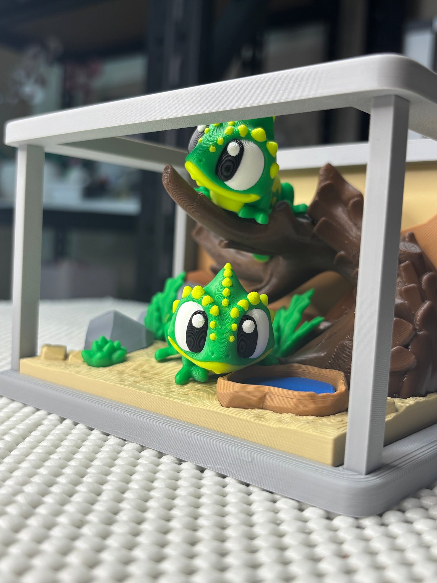 Flexi Chameleon Tank Play Set